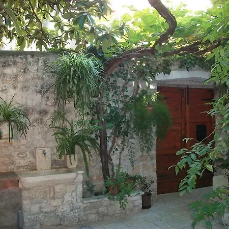 Double 16844a Gostinjska kuća Trogir